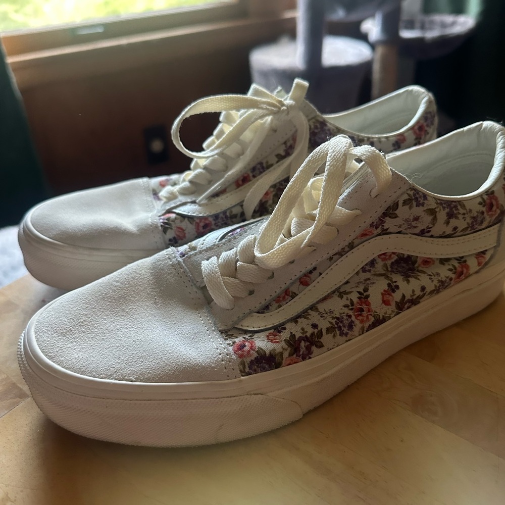 Floral Vans Sneakers 🌺 - Picture 5 of 8